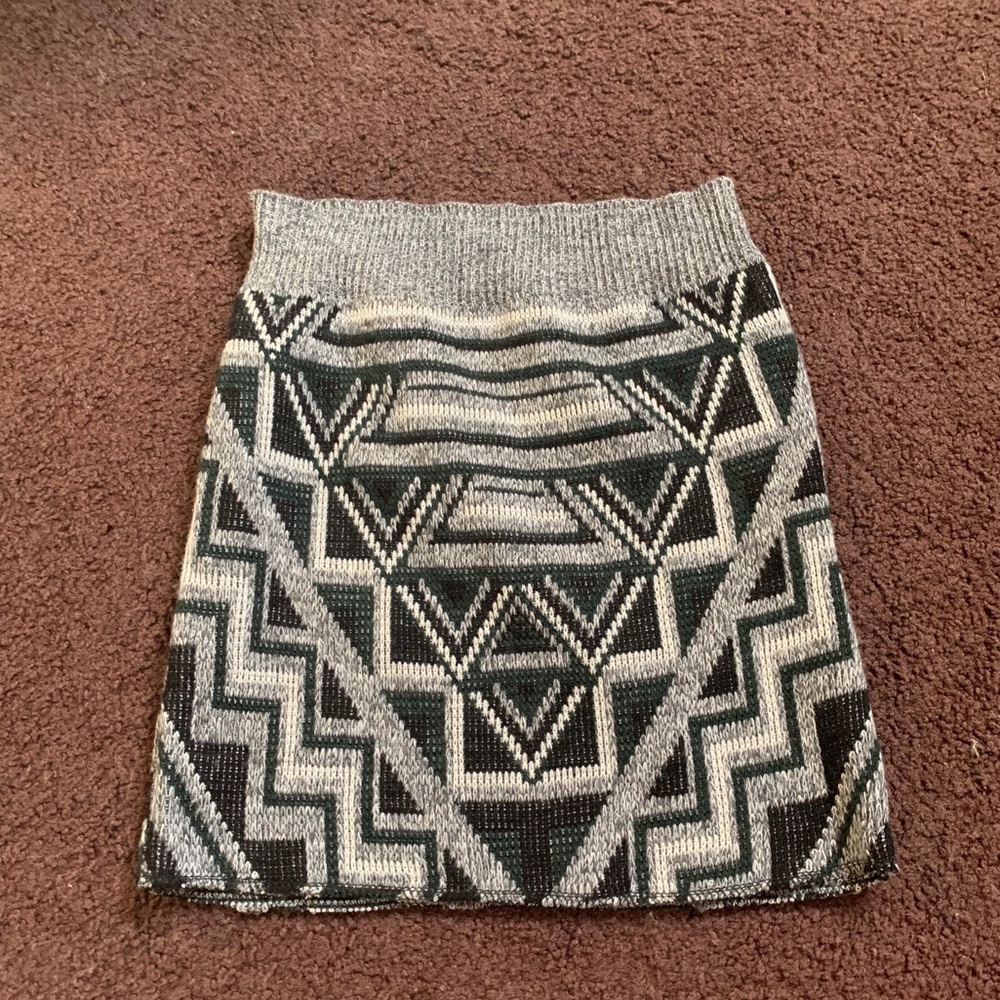 Geometric pattern tube skirt